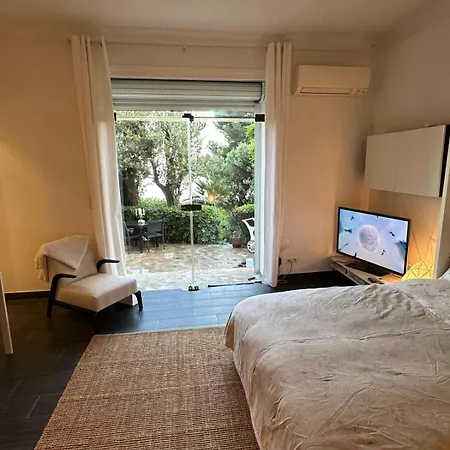 Superbe Studio Dans De Maitre Vue Mer A 2 Pas De Monaco